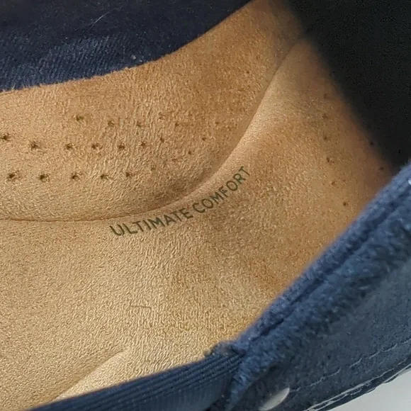 Clarks Navy Blue Women's Slip On Shoes Size 7.5 - Picture 11 of 12